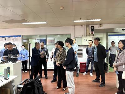 蘭州新區(qū)西岔園區(qū)管理委員會(huì)來(lái)校交流創(chuàng)業(yè)孵化器管理服務(wù)